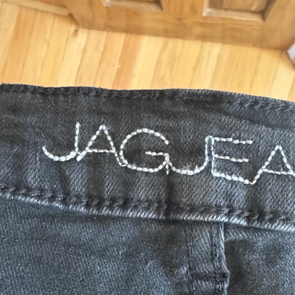 Floral Embroidered  Jeans - Picture 3 of 4